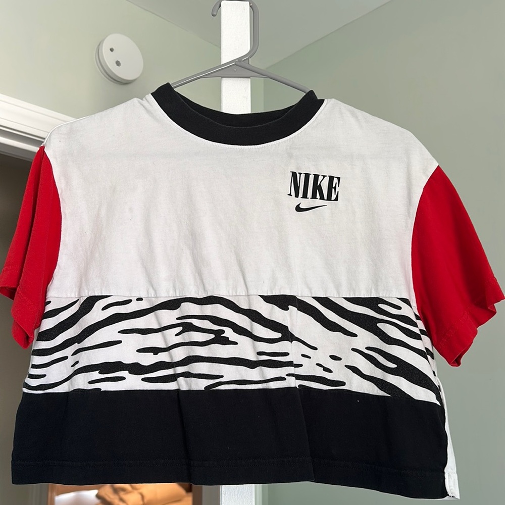 Nike cropped tee